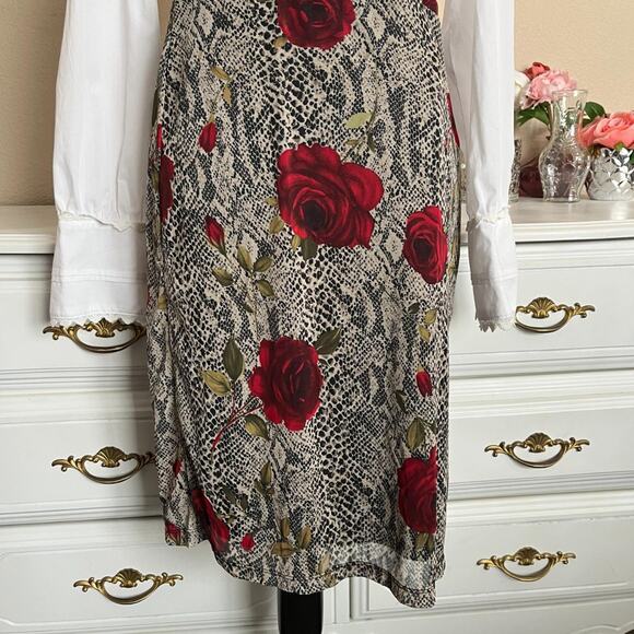 Express rose snakeprint midi skirt - Picture 2 of 4